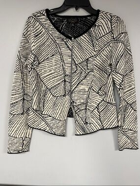 Icelandic Design zip Merino wool cardigan, black and White geometric pattern, M